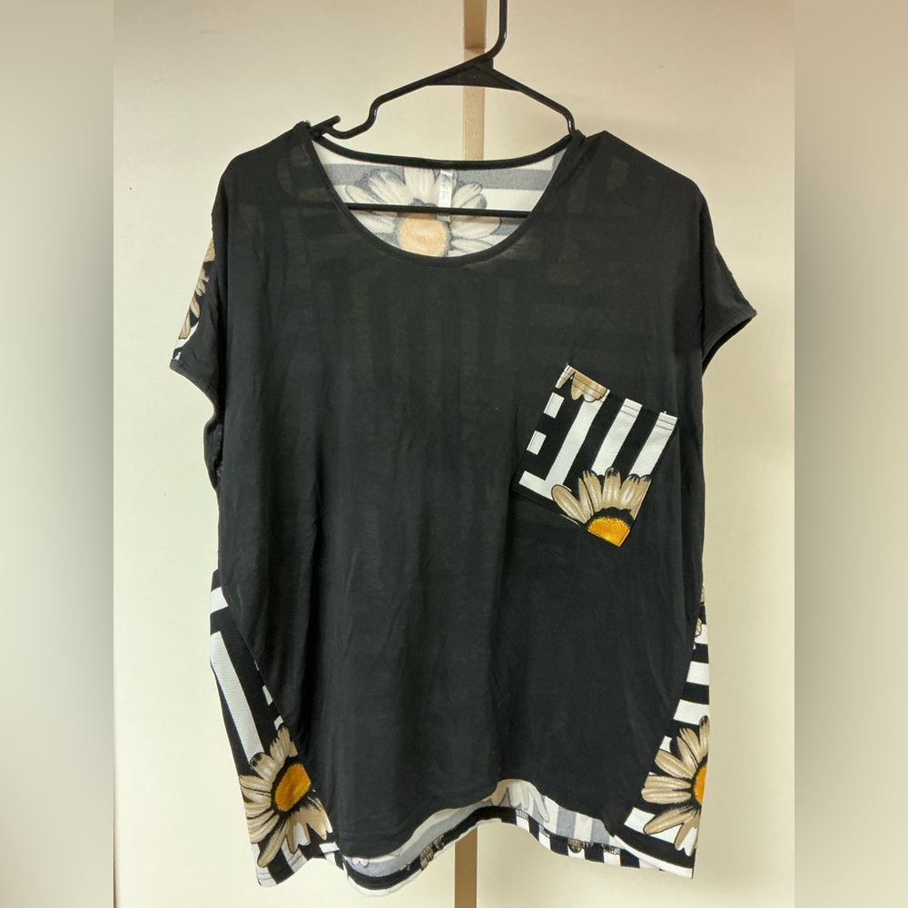 Floral Black Short Sleeve Women's Top